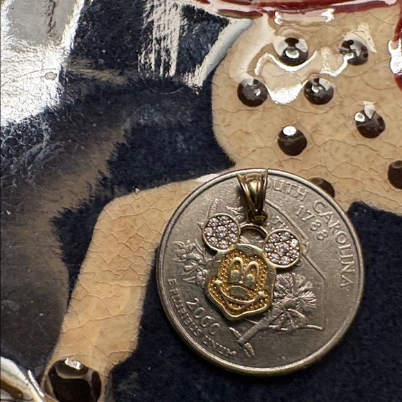 14k gold Mickey Mouse Pendant buy it Julie - Picture 4 of 4